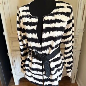 CHICO'S Black & White Boldness! Jacket